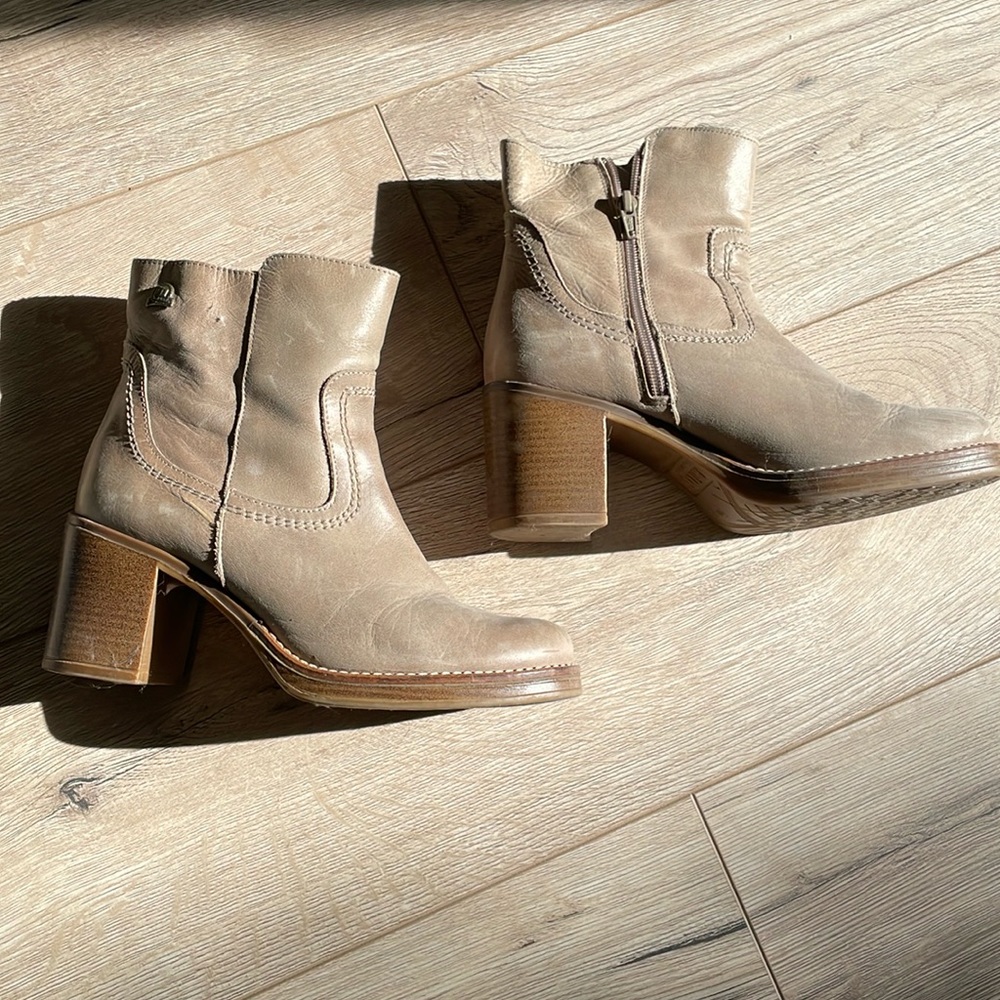Genuine Leather Boots made in Spain size 8 super comfortable